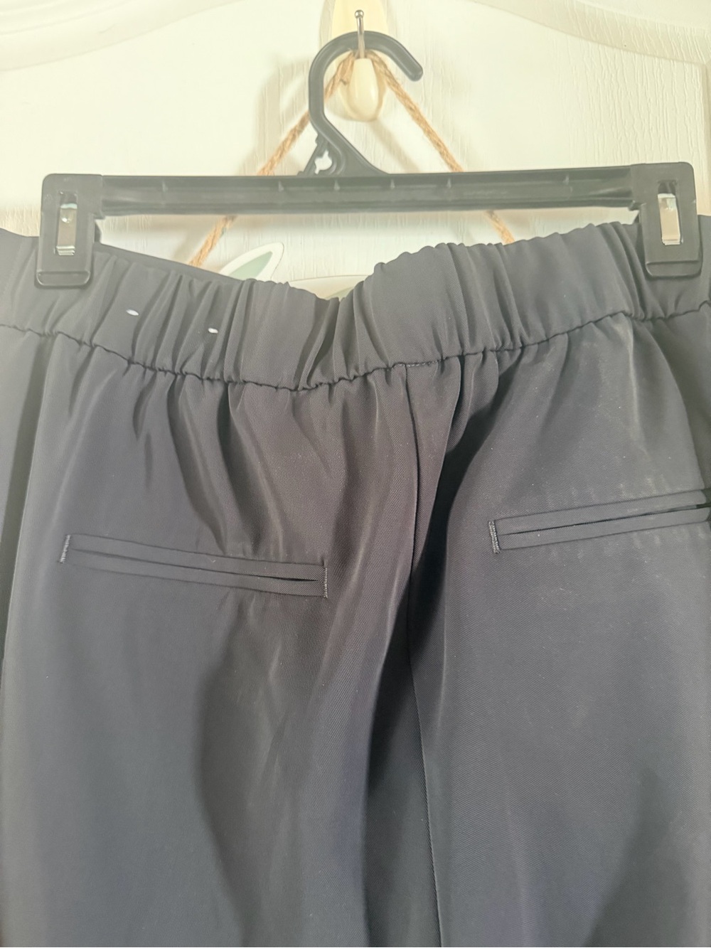 Ann Taylor Factory Straight Leg Pants in Black Size Small Like New - Picture 4 of 4